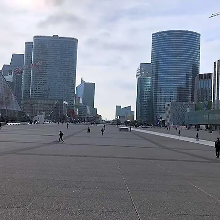 Szálloda De Paris La Defense 2*
